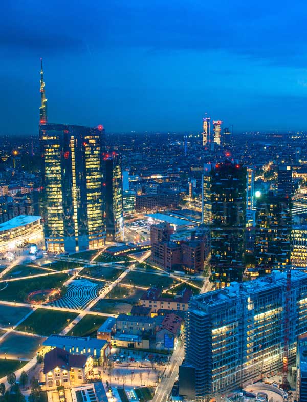 Milan Skyscrapers Guided Tour: Porta Nuova, Unicredit tower & Vertical Forest